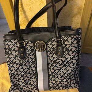 Tommy Hilfiger Woman's  monogram tote bag  11x13   pockets inside  very roomy